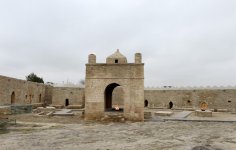 Azerbaijan’s First Lady Mehriban Aliyeva visits “Ateshgah Temple” reserve (PHOTO)
