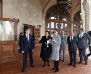 Azerbaijan’s First Lady Mehriban Aliyeva visits “Ateshgah Temple” reserve (PHOTO)