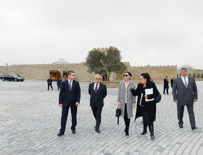 Azerbaijan’s First Lady Mehriban Aliyeva visits “Ateshgah Temple” reserve (PHOTO)