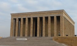 Azerbaijani president visits tomb of Mustafa Kemal Ataturk