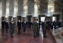 Azerbaijani president visits tomb of Mustafa Kemal Ataturk