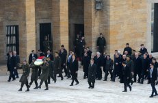 Azerbaijani president visits tomb of Mustafa Kemal Ataturk