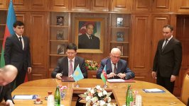 Azerbaijani, Kazakh customs committees sign engagement plan (PHOTO)
