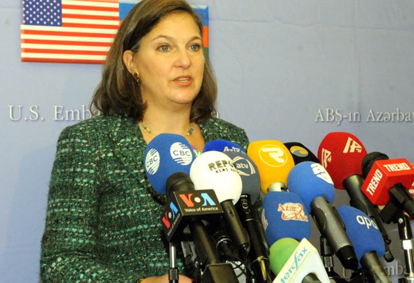 US Assistant Secretary Nuland meets with civil society members in Baku