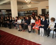 Школьники и учителя поменялись местами на семинаре в Баку (ФОТО)