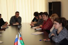 Школьники и учителя поменялись местами на семинаре в Баку (ФОТО)