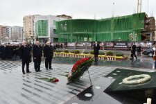 Президент Азербайджана принял участие в церемонии поминовения памяти жертв Ходжалинской трагедии (ФОТО)