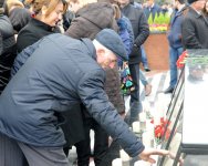 Azerbaijani public commemorates Khojaly genocide victims (PHOTO)