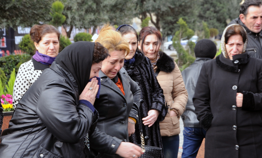 Azerbaijani public commemorates Khojaly genocide victims (PHOTO)