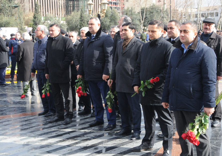 Azerbaijani public commemorates Khojaly genocide victims (PHOTO)