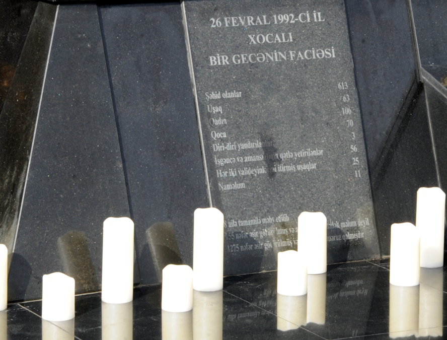 Azerbaijani public commemorates Khojaly genocide victims (PHOTO)