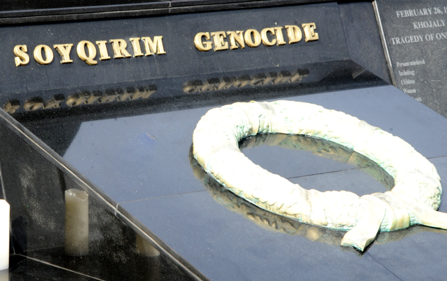 Azerbaijani public commemorates Khojaly genocide victims (PHOTO)