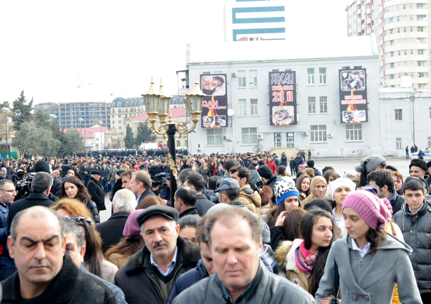 Azerbaijani public commemorates Khojaly genocide victims (PHOTO)