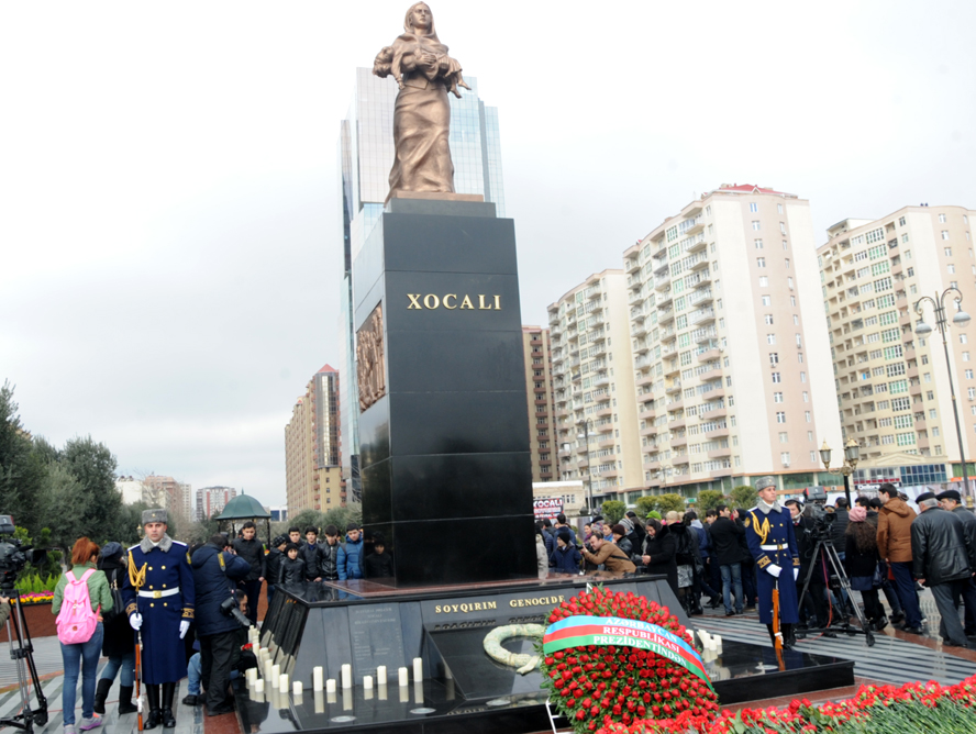 Azerbaijani public commemorates Khojaly genocide victims (PHOTO)