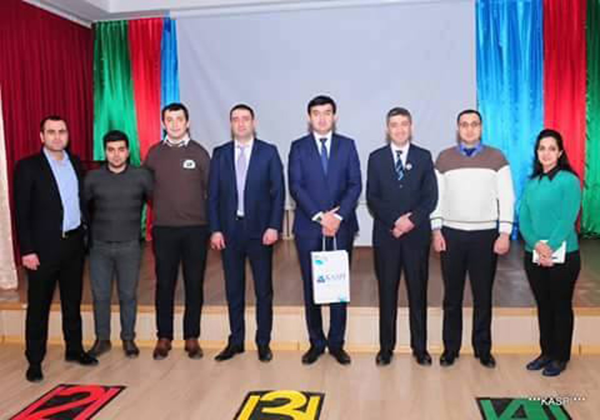 В Баку прошел интеллектуальный турнир среди школьников "Parlaq Zəka" (ФОТО)