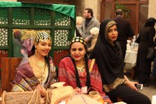 Жены послов провели в Баку праздничную ярмарку (ФОТО)