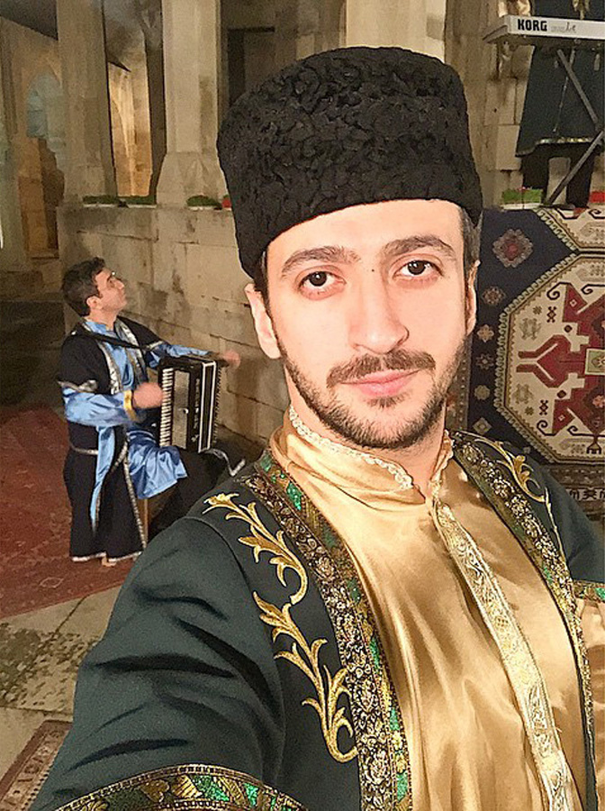 Азербайджанские звезды отмечают Новруз в национальных костюмах (ФОТО)