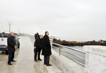 Президент Азербайджана ознакомился с ходом строительных работ на бульваре «Баку – Белый город» (ФОТО)