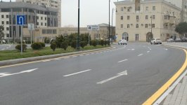 Дорожная полиция необоснованно ограничивает движение транспорта на крупном проспекте в Баку - "Азерйолсервис" (ФОТО, ВИДЕО)