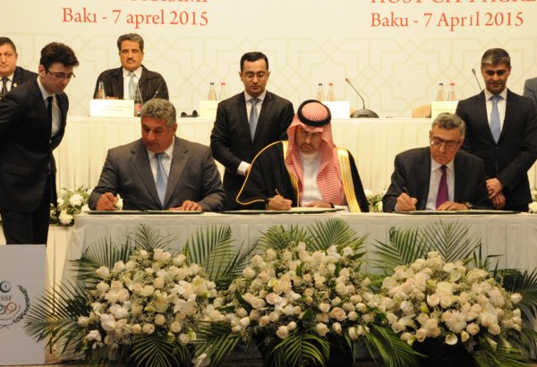 Ceremony of signing contract to hold IV Islamiada in Azerbaijan takes place (PHOTO)