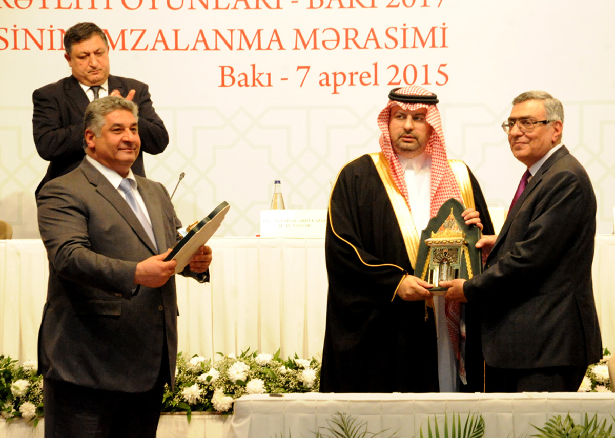 Ceremony of signing contract to hold IV Islamiada in Azerbaijan takes place (PHOTO)