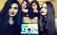 78-летняя бабушка, или Победители селфи-конкурса "Parlaq Selfie" (ФОТО)