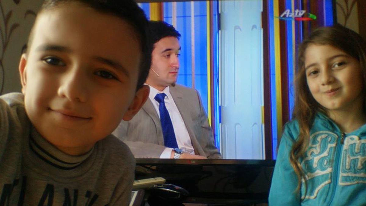 78-летняя бабушка, или Победители селфи-конкурса "Parlaq Selfie" (ФОТО)