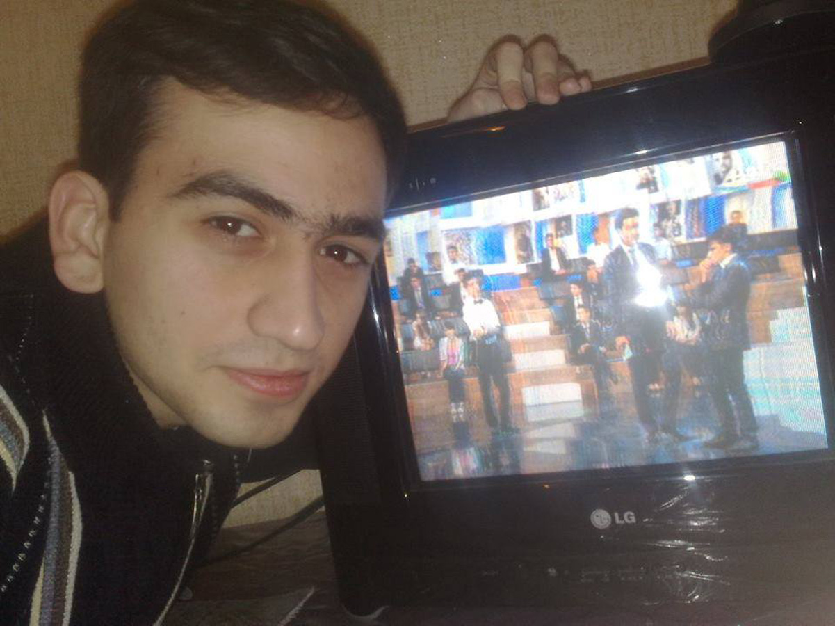 78-летняя бабушка, или Победители селфи-конкурса "Parlaq Selfie" (ФОТО)