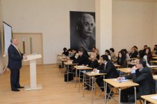 Декан экономического факультета МГУ им. М.В. Ломоносова представил доклад в Бакинском филиале университета (ФОТО)