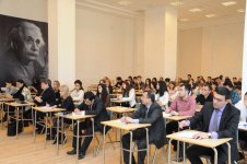 Декан экономического факультета МГУ им. М.В. Ломоносова представил доклад в Бакинском филиале университета (ФОТО)