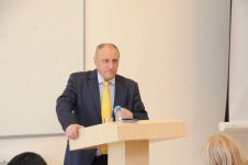 Декан экономического факультета МГУ им. М.В. Ломоносова представил доклад в Бакинском филиале университета (ФОТО)