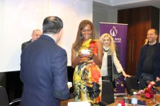 Тунзаля Агаева и Келли Джойс презентовали "Baku smiles", посвященный Евроиграм в Баку (ФОТО)