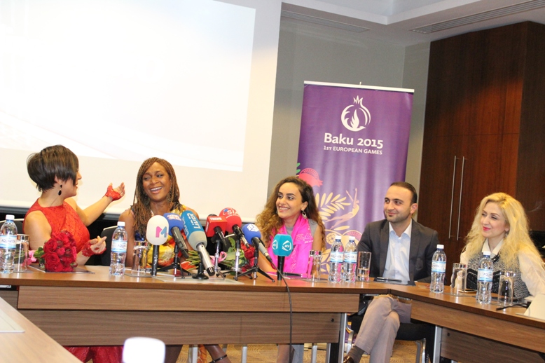Тунзаля Агаева и Келли Джойс презентовали "Baku smiles", посвященный Евроиграм в Баку (ФОТО)