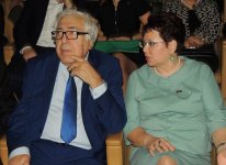 Быть самим собой – В Баку презентованы книги легендарного Анара Мамедханова (ФОТО)
