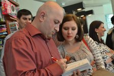 Чингиз Абдуллаев и Рамиз Фаталиев презентовали "Заговор пластиковых ведьм" (ФОТО)