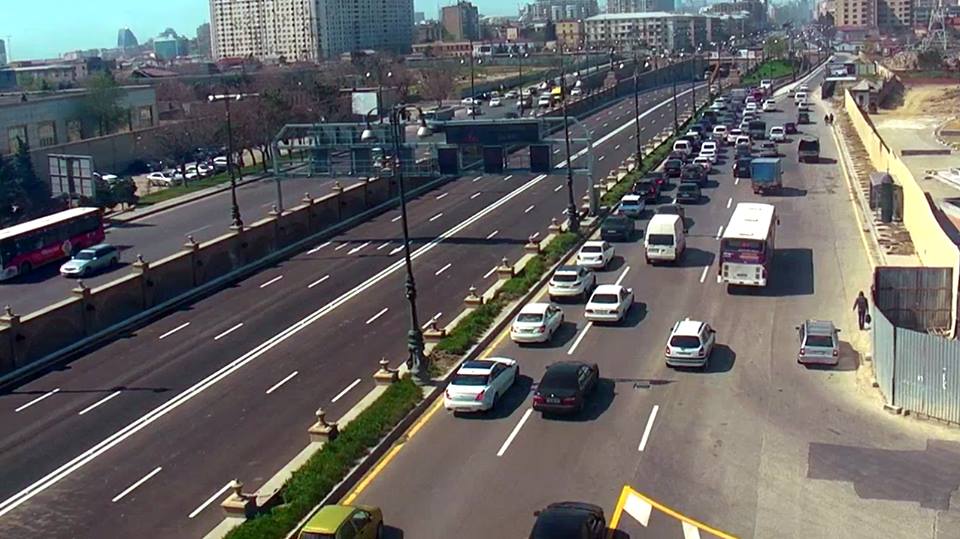 Открывается движение на центральном проспекте Баку
