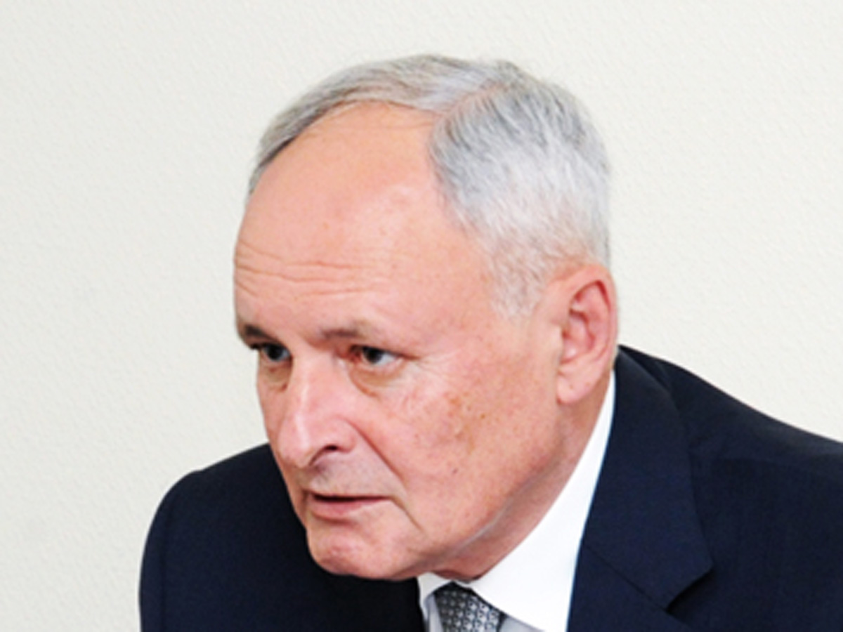 Министр здравоохранения дал поручения по лечению пострадавших при столкновении автобуса с поездом в Баку