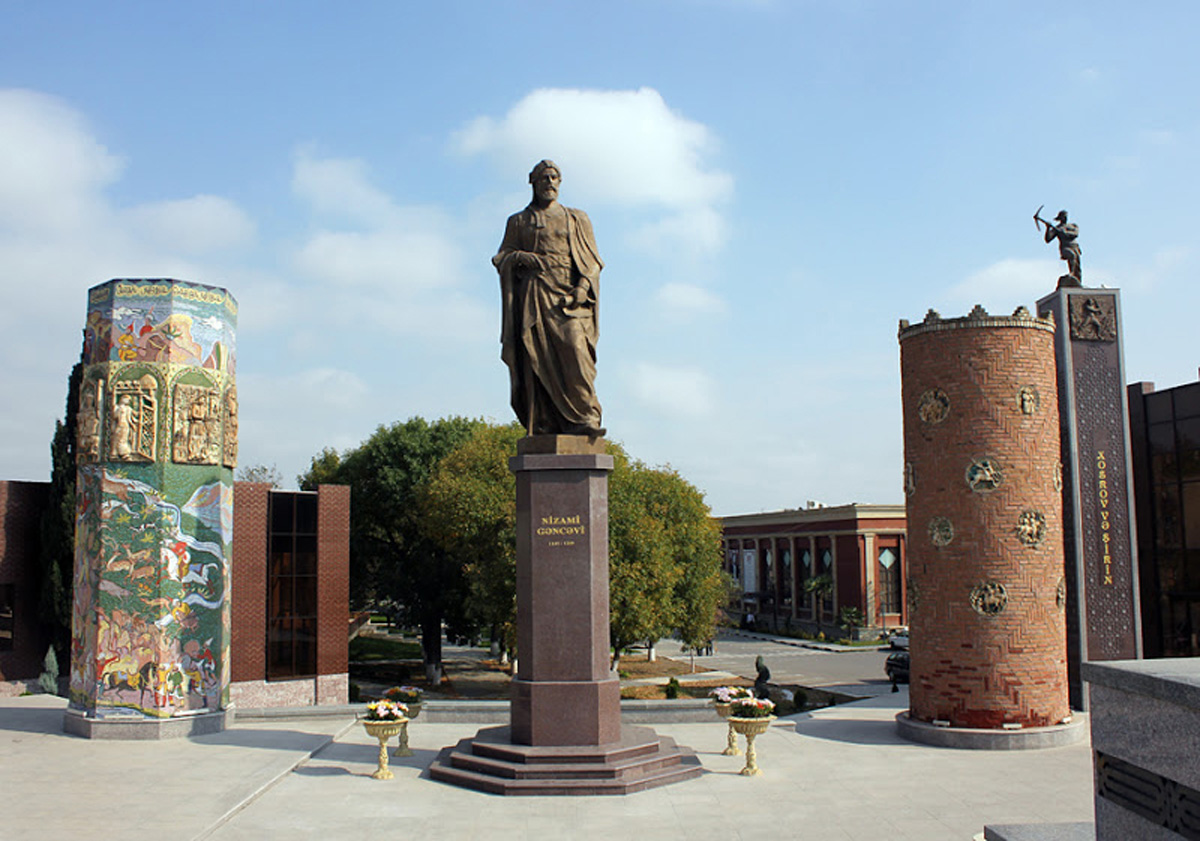 Гянджа: Из сегодняшней столицы в прежнюю (ФОТО)