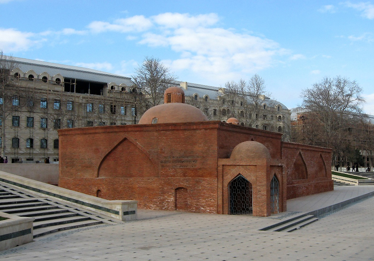 Гянджа: Из сегодняшней столицы в прежнюю (ФОТО)