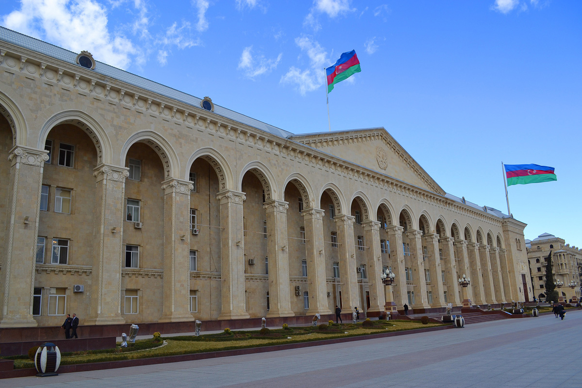 Гянджа: Из сегодняшней столицы в прежнюю (ФОТО)