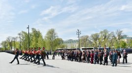 Президент Ильхам Алиев и его супруга приняли участие в праздничных мероприятиях в Москве по случаю 70-летия Победы (ФОТО)