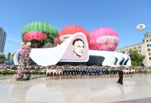 Azerbaijani president, his spouse attend Flower Festival (PHOTO)