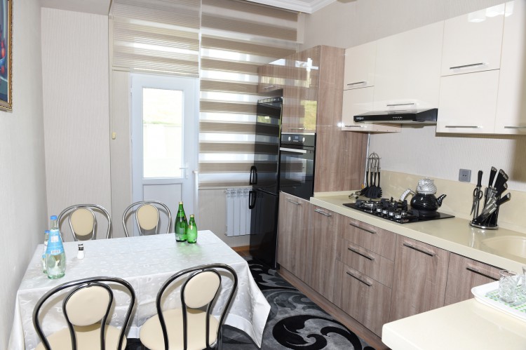 Azerbaijan’s first lady Mehriban Aliyeva attends opening of building for IDP families in Khirdalan (PHOTO)