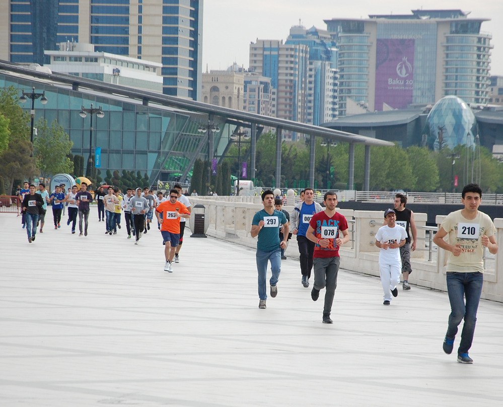 Baku hosts race dedicated to First European Games (PHOTO)