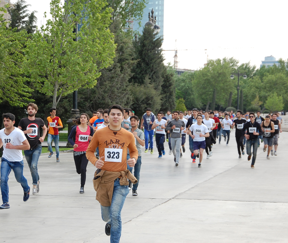 Baku hosts race dedicated to First European Games (PHOTO)