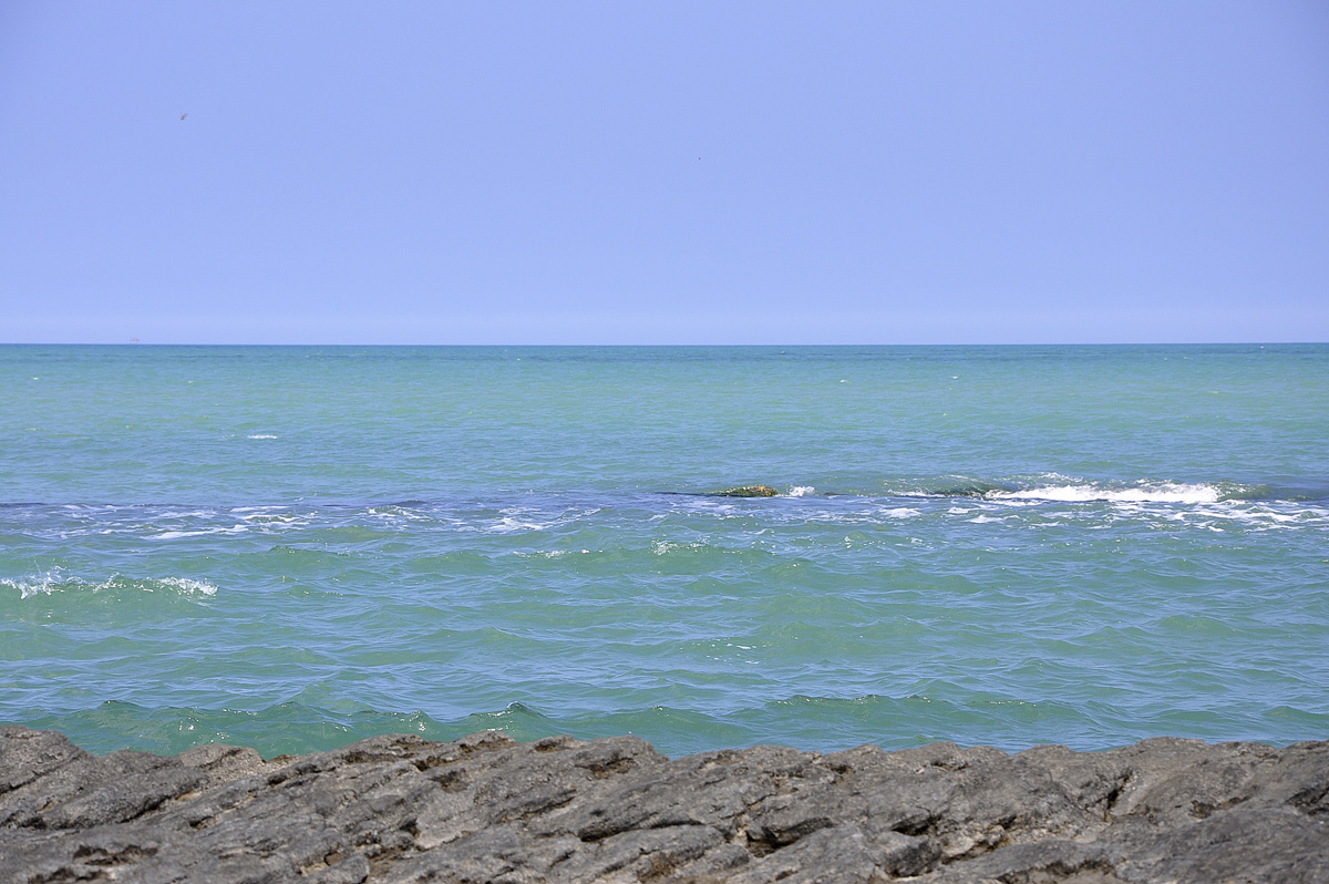 BAKU 2015: Sun, sea, beaches, waves and sunset (PHOTO)