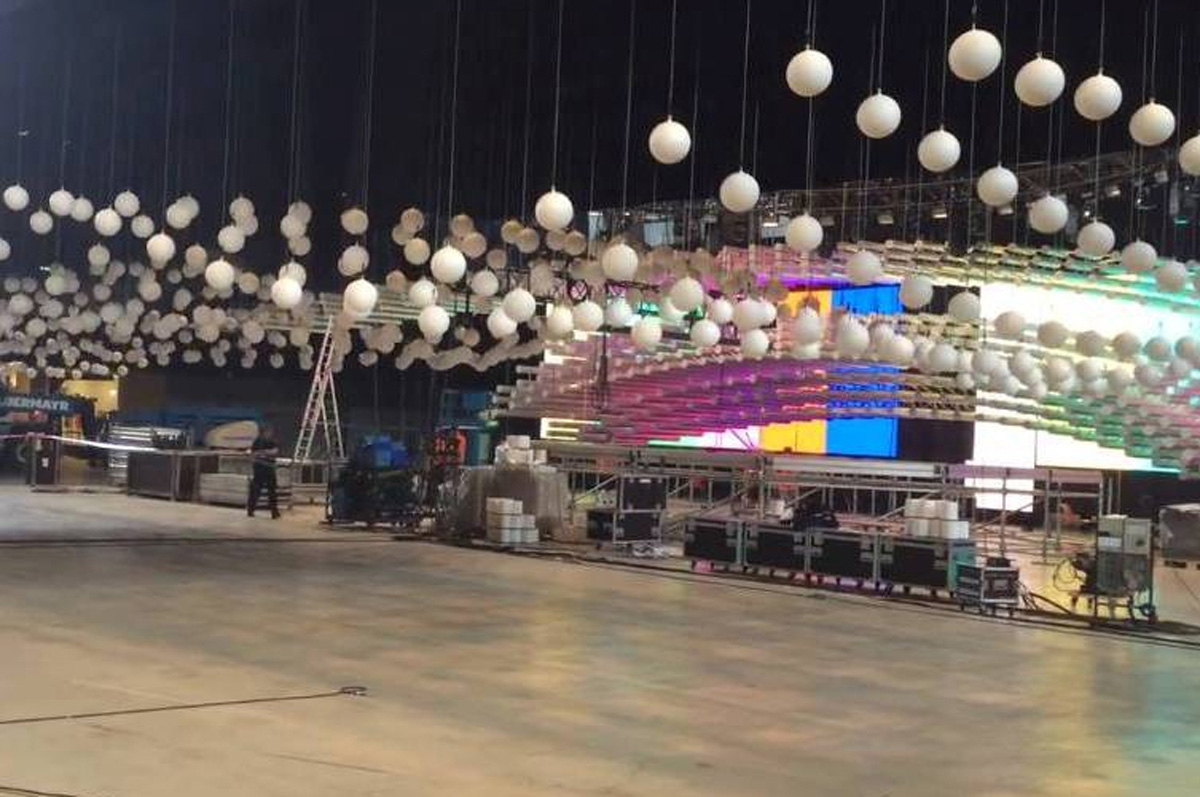Сцена "Евровидения 2015" в Wiener Stadthalle – одежда ведущих, эко-кухня, пресс-центр (ФОТО)