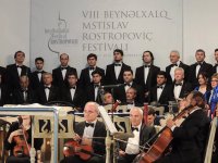 В Баку открылся фестиваль с участием мировых звезд (ФОТО)