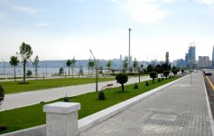 Баку-2015: Прогулка по новому бульвару White City (ФОТО)
