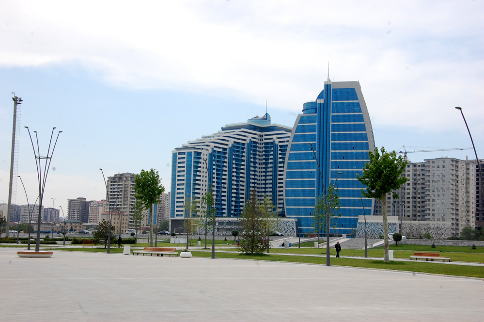 Баку-2015: Прогулка по новому бульвару White City (ФОТО)